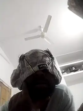 Snapshot of DesiPlayboy09 chatting on 02.14.26 DesiPlayboy09 online show from 02.14.26