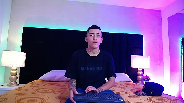 Raven Cox online show from 01.13.26