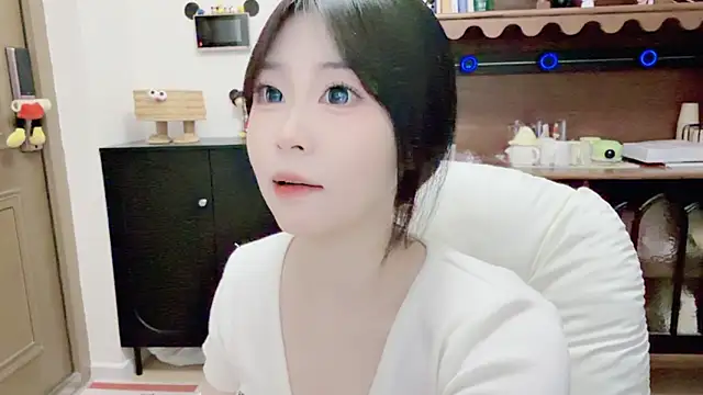 Snapshot of Onefiona chatting on 06.18.26 Onefiona online show from 06.18.26