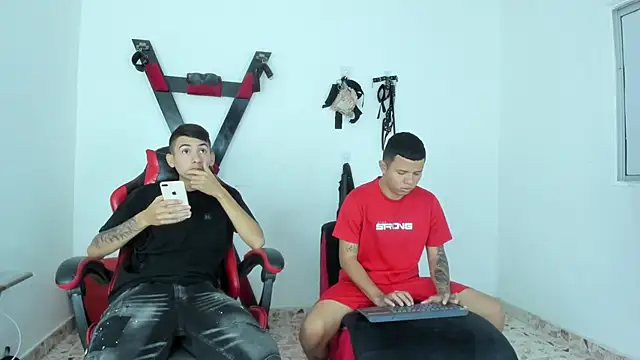 LatinsGuys18 online show from 01.10.26