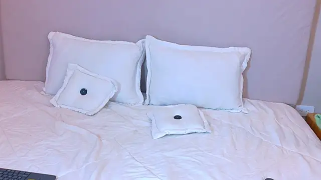 zarah queen online show from 02.22.26