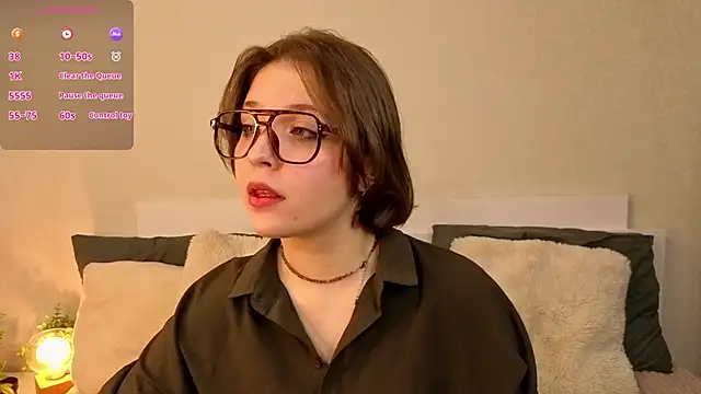 Next2Marie online show from 04.08.26