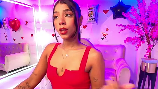 Divinee Cloe online show from 02.24.26