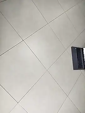 PrettyBottom1 online show from 01.14.26