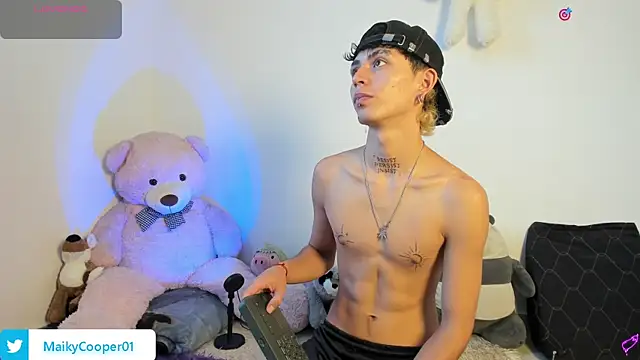 Maiky Cooper01 online show from 05.10.26
