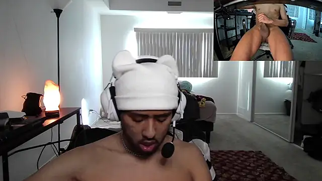 Snapshot of Embersboudoir chatting on 02.07.26 Embersboudoir online show from 02.07.26