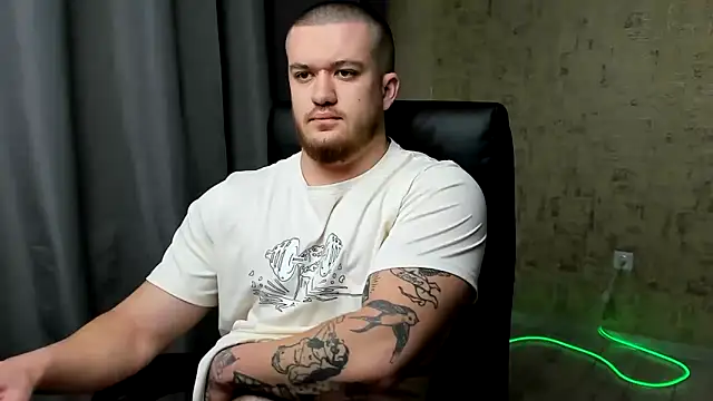 Snapshot of Well_boy chatting on 02.07.26 Well boy online show from 02.07.26