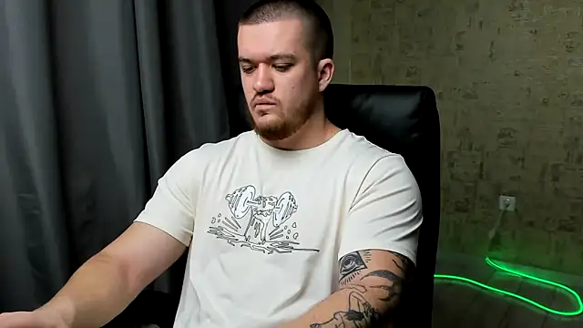 Snapshot of Well_boy chatting on 02.13.26 Well boy online show from 02.13.26