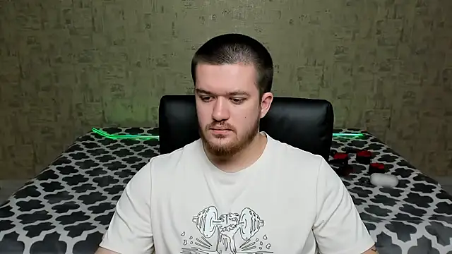 Snapshot of Well_boy chatting on 03.31.26 Well boy online show from 03.31.26