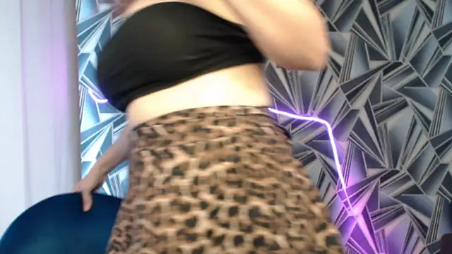 NikkiKiss    online show from 05.15.26