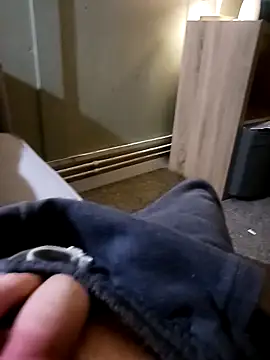 Hertsguy1984 online show from 04.13.26