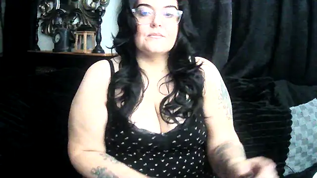 Snapshot of Miss_CurvesXXX chatting on 02.10.26 Miss CurvesXXX online show from 02.10.26