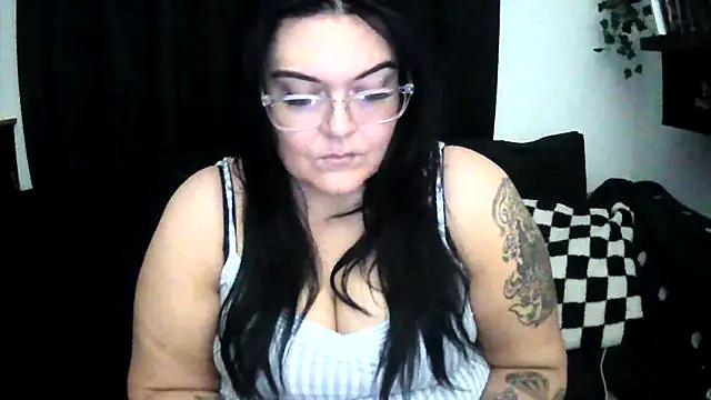 Snapshot of Miss_CurvesXXX chatting on 02.15.26 Miss CurvesXXX online show from 02.15.26