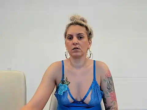 EvelynEvyyy online show from 02.24.26