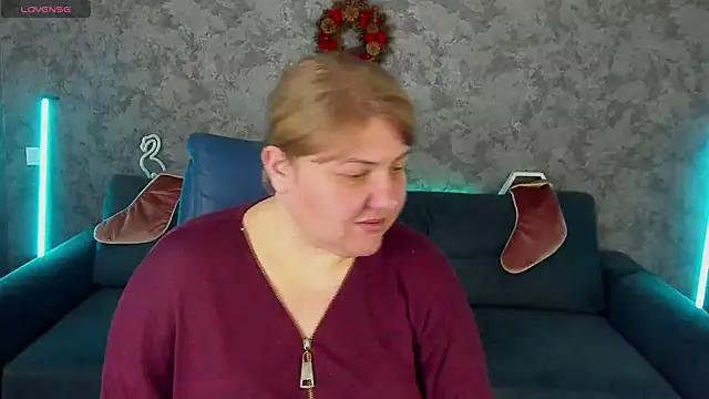 EmmaKanee online show from 01.12.26