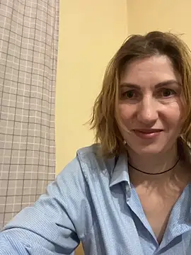 Snapshot of _Crystal_2 chatting on 02.04.26 Crystal 2 online show from 02.04.26