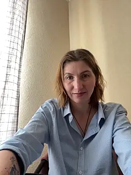 Snapshot of _Crystal_2 chatting on 02.05.26 Crystal 2 online show from 02.05.26