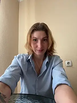 Snapshot of _Crystal_2 chatting on 02.19.26 Crystal 2 online show from 02.19.26