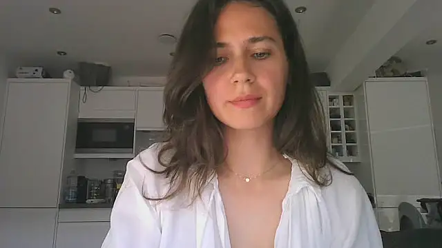 Snapshot of Luxyssa chatting on 06.23.26 Luxyssa online show from 06.23.26
