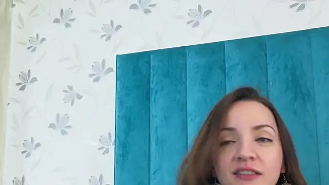 AnyaHappiness online show from 03.27.26