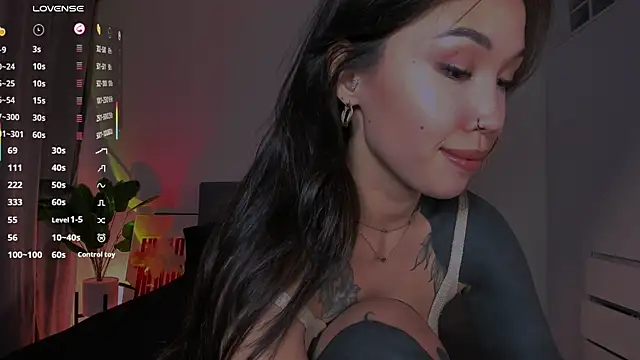 Snapshot of your_asian_dream chatting on 04.18.26 your asian dream online show from 04.18.26