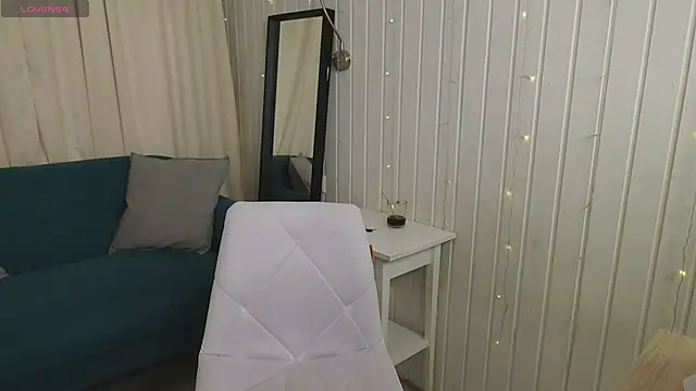 Julies Lii online show from 02.20.26