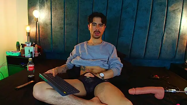 Ethan Briggs  online show from 03.12.26