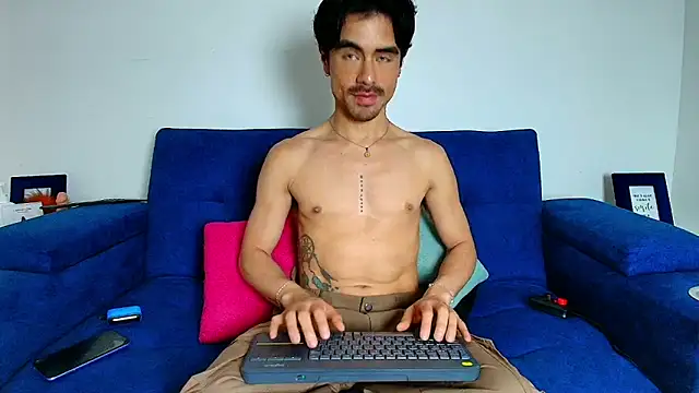 Ethan Briggs  online show from 04.15.26