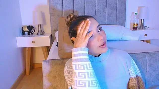 Lucy Carson  online show from 04.11.26