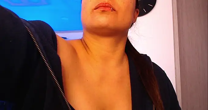 Pretty  Milf online show from 02.16.26