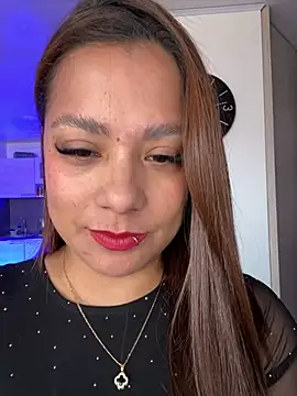 Pretty  Milf online show from 03.24.26