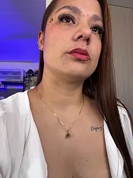 Pretty  Milf online show from 04.07.26