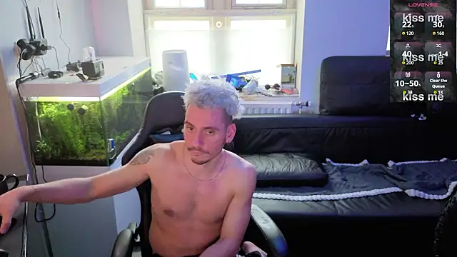 Rayzel White online show from 02.08.26