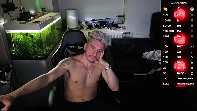 Rayzel White online show from 02.18.26