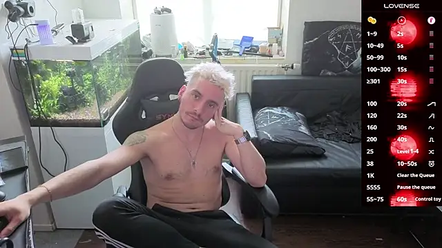 Rayzel White online show from 04.10.26