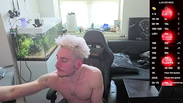 Rayzel White online show from 04.12.26