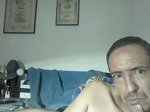Snapshot of guevo14cm3 chatting on 06.15.26 guevo14cm3 online show from 06.15.26