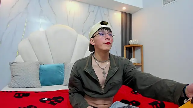 Alexander Collinss online show from 02.19.26