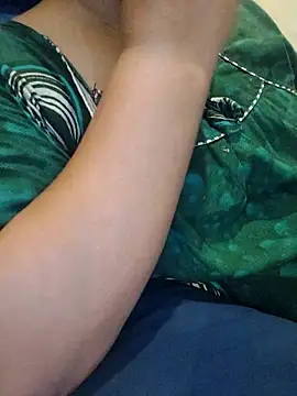 Snapshot of TamilDreamgirl08 chatting on 03.28.26 TamilDreamgirl08 online show from 03.28.26