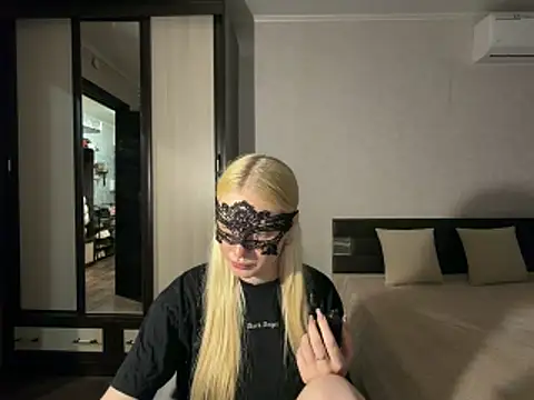 Polly Skil online show from 02.18.26