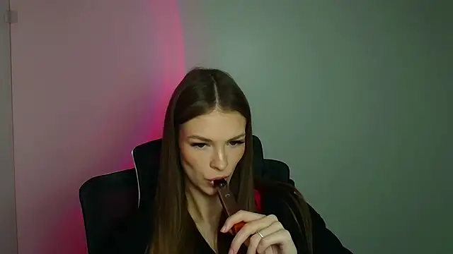 Lina Loveuu online show from 02.19.26