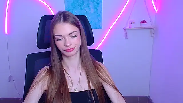 Snapshot of Lina_Loveuu chatting on 05.12.26 Lina Loveuu online show from 05.12.26