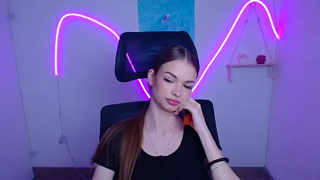 Snapshot of Lina_Loveuu chatting on 05.14.26 Lina Loveuu online show from 05.14.26