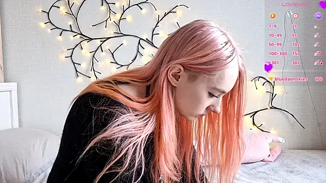 MisaMew online show from 02.08.26