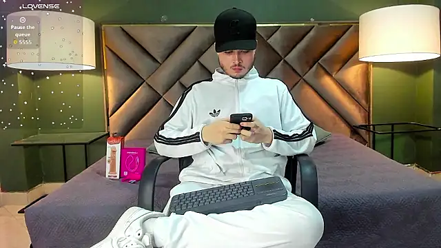 Snapshot of Salvattore_Muller chatting on 02.22.26 Salvattore Muller online show from 02.22.26