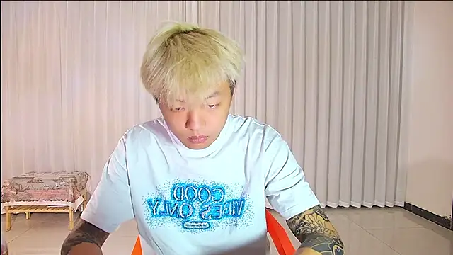 Chocolates-001 online show from 04.10.26