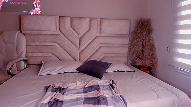 ella  olmos online show from 05.21.26