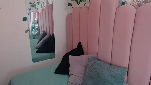 Snapshot of emily_34_ chatting on 02.11.26 emily 34 online show from 02.11.26