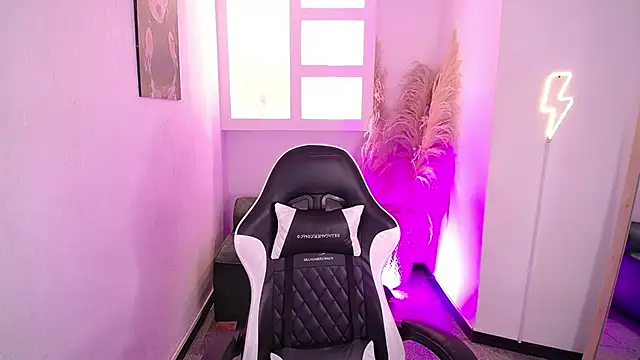 melodyy as online show from 02.24.26