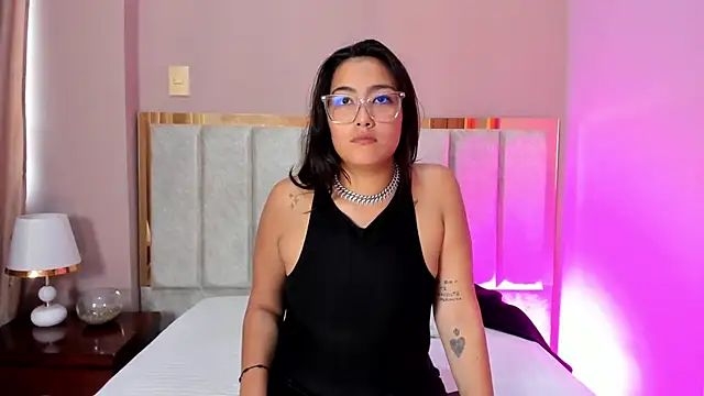 Snapshot of BelllaStone chatting on 01.15.26 BelllaStone online show from 01.15.26